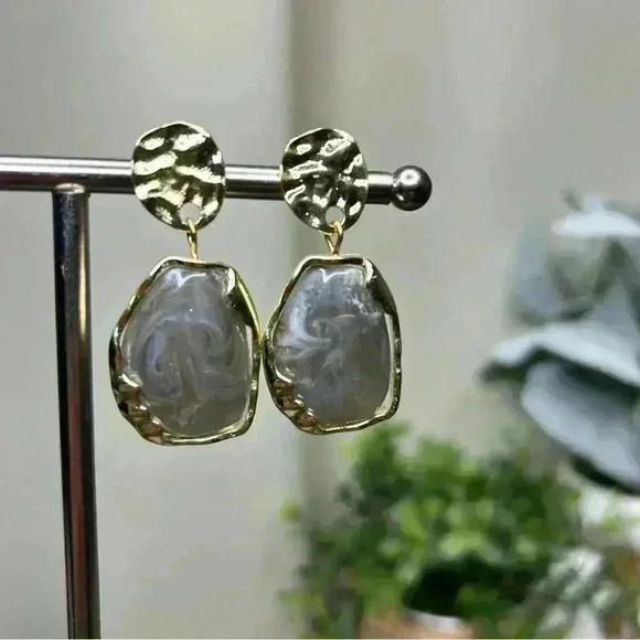 Pair of Stainless Steel Gold Plated Gray Resin Geometric Crystal Drop Earrings - Picture 1 of 2